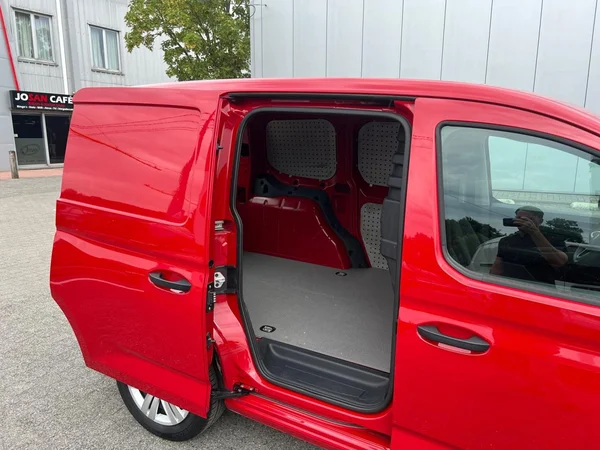 VOLKSWAGEN Caddy Cargo Dsl (2024) — foto 11 van 24