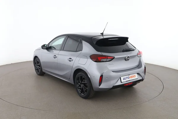 Opel Corsa (2022) — foto 10 van 16