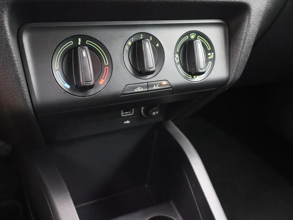 SKODA Fabia Combi (2021) — foto 11 van 25