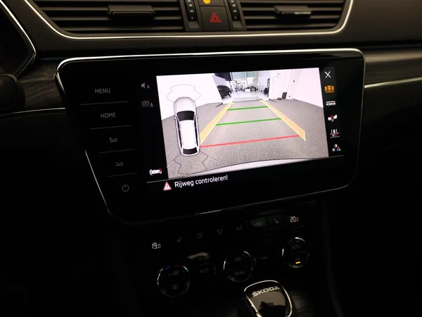 SKODA Superb Combi (2024) — foto 15 van 22