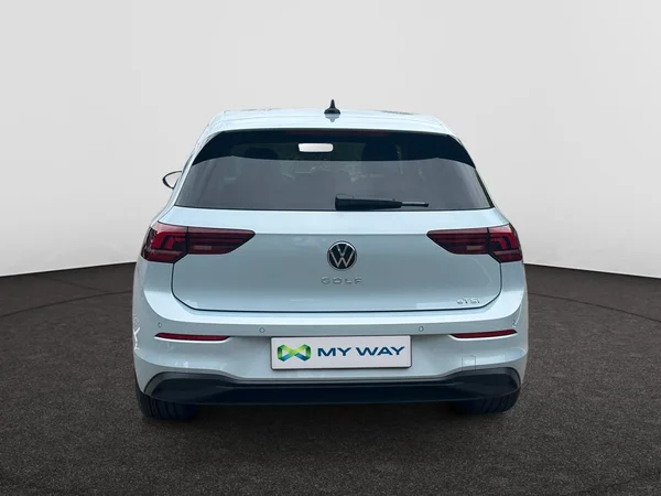 VOLKSWAGEN Golf VIII (2026) — foto 9 van 16