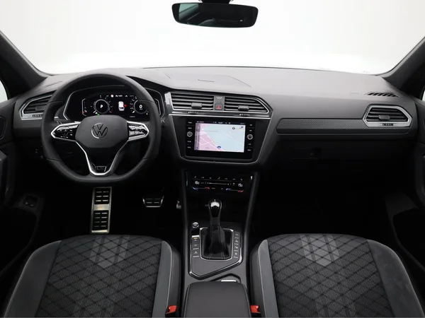 VOLKSWAGEN Tiguan (2022) — foto 22 van 23