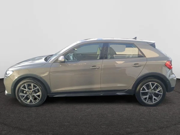 AUDI A1 Allstreet (2023) — foto 9 van 18