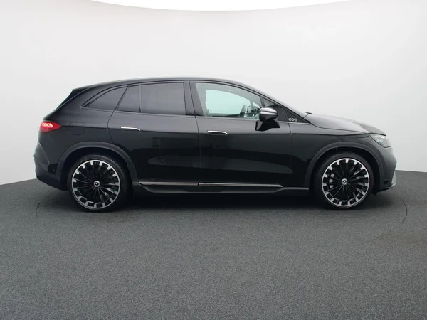 Mercedes-Benz EQE (2025) — foto 32 van 35