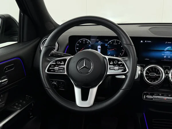 MERCEDES GLB 180 (2021) — foto 14 van 31