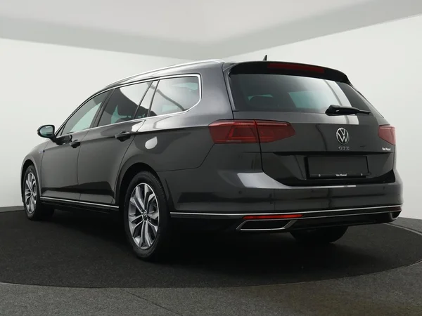 VOLKSWAGEN Passat Variant GTE (2022) — foto 8 van 29