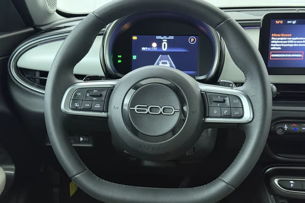 Fiat 600 (2025) — foto 2 van 19