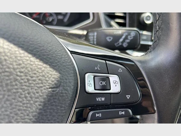 Volkswagen T-Roc (2018) — foto 16 van 26
