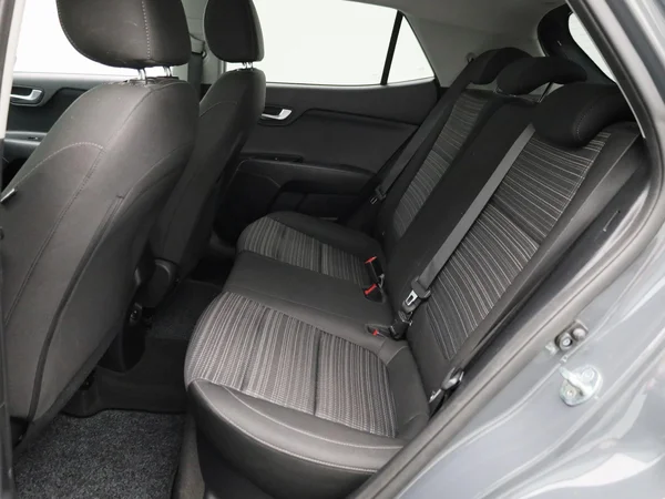 Kia Stonic (2021) — foto 4 van 40