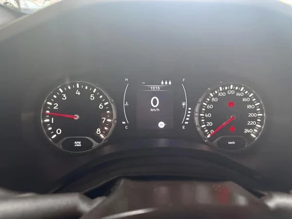 Jeep Renegade (2019) — foto 3 van 18
