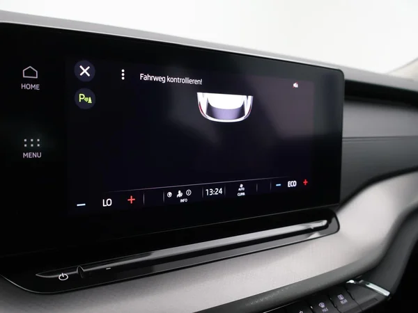SKODA Octavia Combi PHEV (2023) — foto 15 van 22