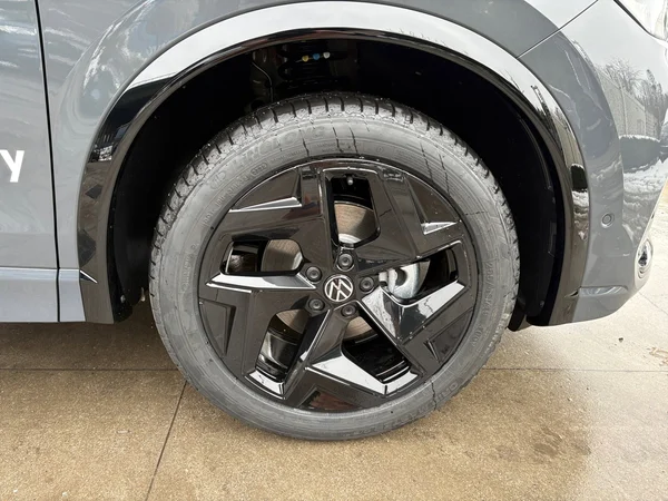 VOLKSWAGEN Tiguan (2026) — foto 8 van 18