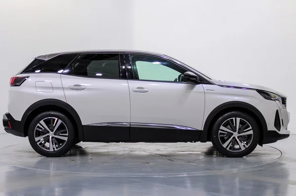 Peugeot 3008 PHEV (2023) — foto 51 van 54