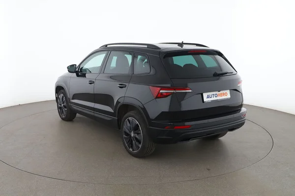 Skoda Karoq (2023) — foto 10 van 16