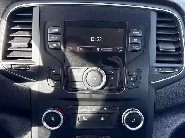 Renault Mégane Grand Tour (2019) — foto 4 van 15