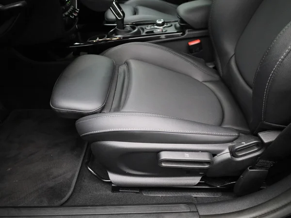 MINI Clubman (2023) — foto 38 van 48