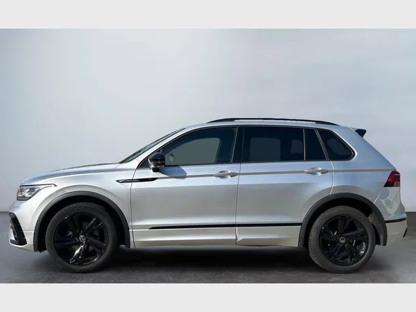 VOLKSWAGEN Tiguan (2021) — foto 31 van 33