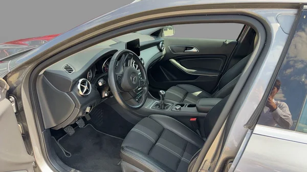Mercedes-Benz GLA (2019) — foto 8 van 10