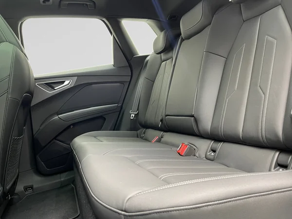 AUDI Q4 e-tron (2025) — foto 9 van 15