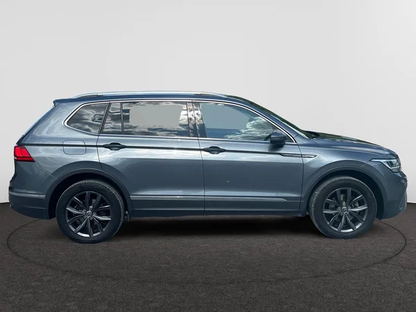 VOLKSWAGEN Tiguan Allspace (2023) — foto 9 van 18