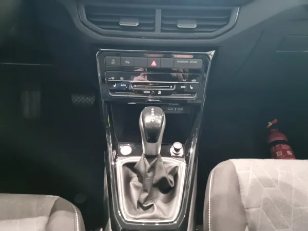 VOLKSWAGEN T-Cross (2025) — foto 7 van 16