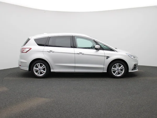 Ford S-Max (2022) — foto 38 van 41