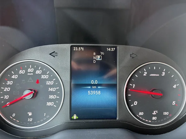 Mercedes-Benz Sprinter (2025) — foto 3 van 16