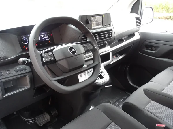 Opel Vivaro (2025) — foto 10 van 15