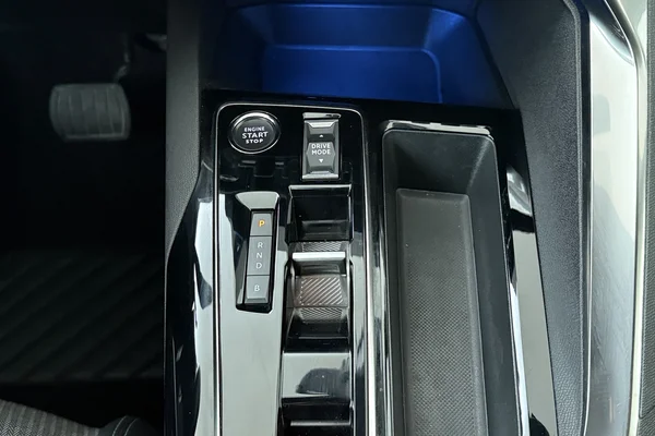 Peugeot 3008 PHEV (2023) — foto 4 van 20