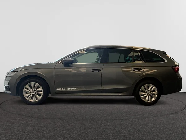 SKODA Octavia Combi (2025) — foto 14 van 24