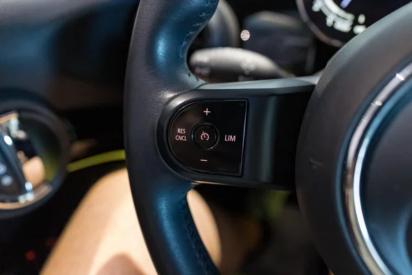 MINI Cooper (2024) — foto 19 van 35