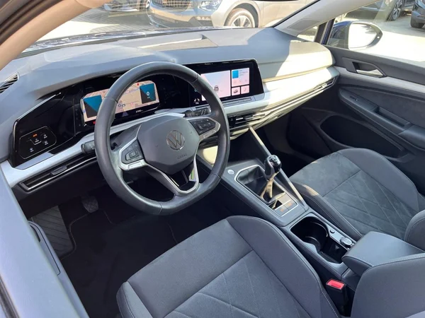 VOLKSWAGEN Golf VIII SW (2024) — foto 22 van 22