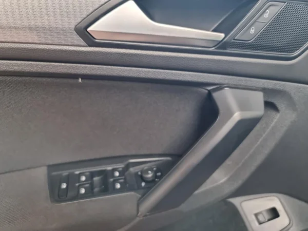 VOLKSWAGEN Tiguan (2022) — foto 7 van 22