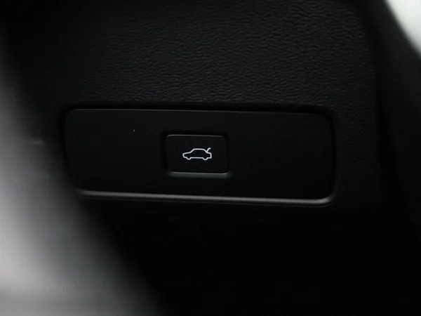 Volvo XC40 (2023) — foto 17 van 46