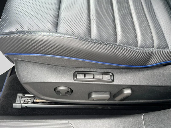 VOLKSWAGEN Golf VIII R (2023) — foto 4 van 24
