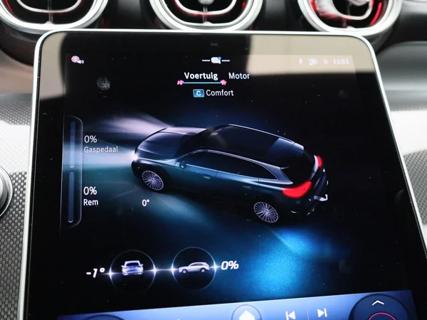 Mercedes-Benz GLC (2025) — foto 19 van 46