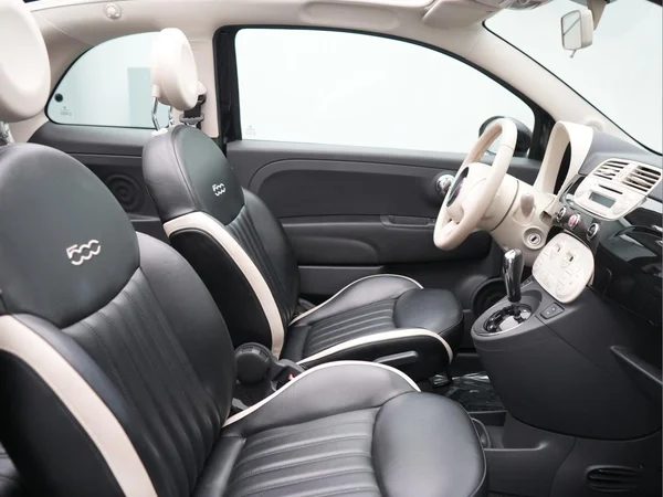 FIAT 500C (2015) — foto 10 van 21