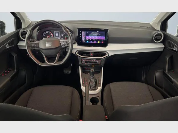 Seat Arona (2023) — foto 2 van 15