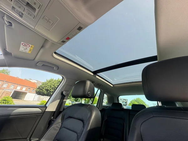 VOLKSWAGEN Tiguan (2022) — foto 7 van 23