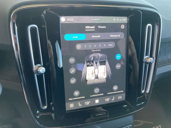 Volvo XC40 (2024) — foto 5 van 19