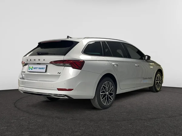 SKODA Octavia Combi (2024) — foto 8 van 15