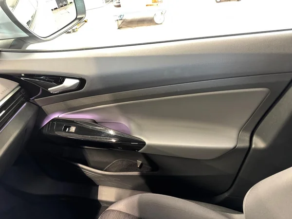 VOLKSWAGEN ID.4 (2023) — foto 8 van 23