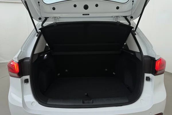 MG ZS Hybrid+ (HEV) (2026) — foto 12 van 16