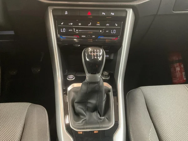 VOLKSWAGEN T-Roc (2022) — foto 3 van 22