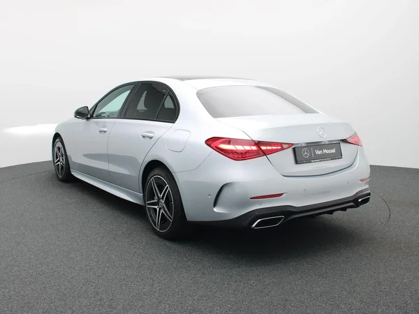 Mercedes-Benz C-Klasse (2025) — foto 12 van 36