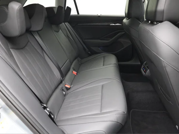 SKODA Superb Combi Dsl (2024) — foto 25 van 25