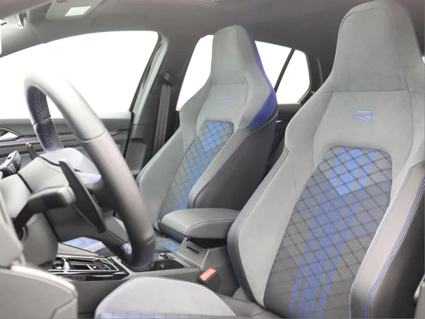 VOLKSWAGEN Golf VIII R (2025) — foto 3 van 19