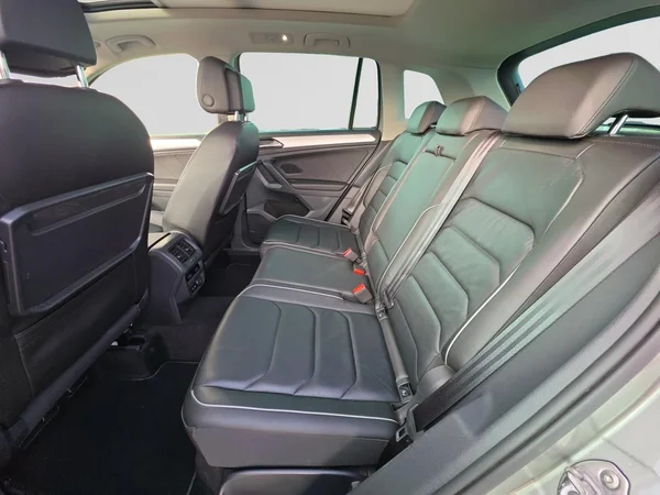 VOLKSWAGEN Tiguan (2019) — foto 10 van 24