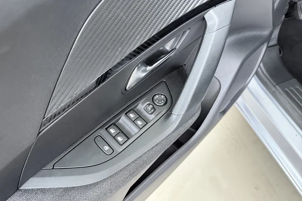 Peugeot 2008 (2025) — foto 8 van 16