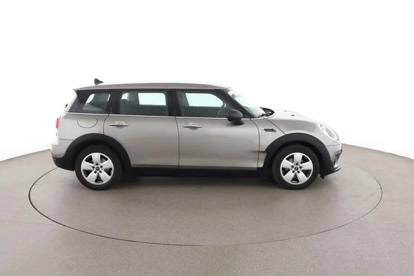 MINI Clubman (2019) — foto 13 van 16